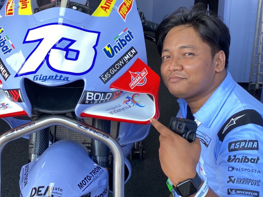Konten kreator asal Kebumen, Untung Prasetya mengabadikan momen saat gelaran Moto GP di Sirkuit Mandalika.