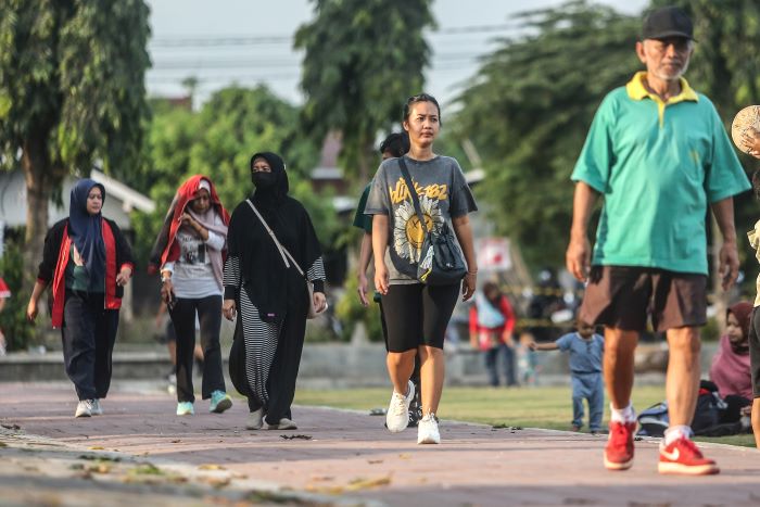 JADI LEBIH FOKUS: Silent walking semakin diminati karena aktivitas ini fokus untuk berjalan. Tanpa mendengarkan musik dan bermain gadget.