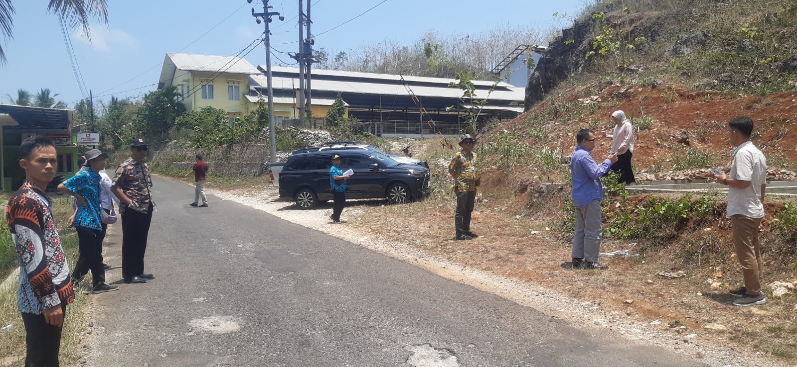 KKP RI melakukan peninjauan lokasi pembangunan pabrik es portable hibah KKP RI di Padukuhan Warak, Girikarto, Panggang, Gunungkidul.