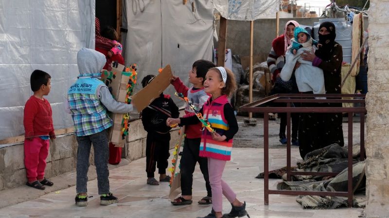Gelombang pengungsian terbesar dalam sejarah Lebanon akibat serangan udara Israel yang terus meningkat.