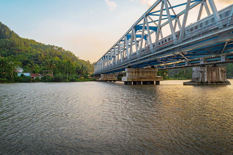Indahnya Sungai Serayu ternyata menyimpan mitos.