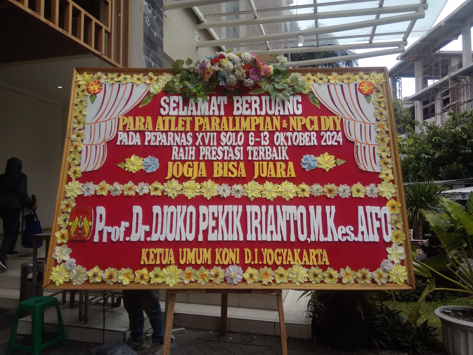 Karangan bunga dari KONI DIY untuk NPCI DIY jelang Peparnas XVII Solo 2024