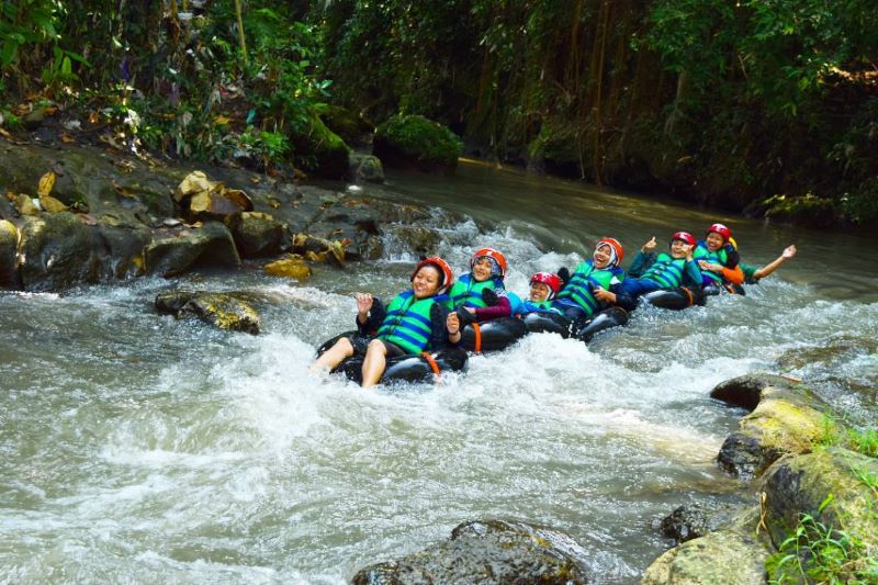 Rasakam keseruan susur sungai di Tebing Sedayu.