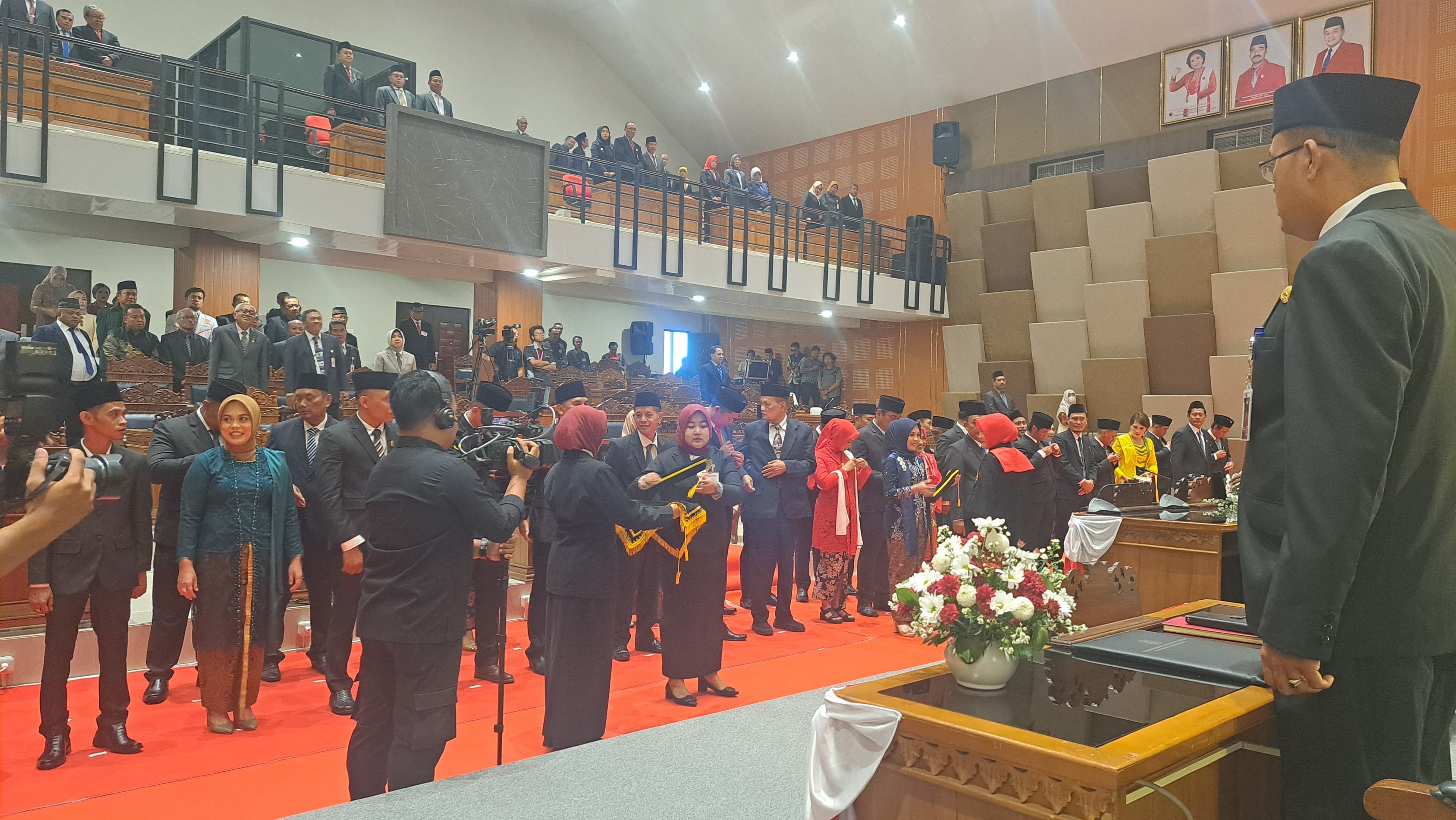 WAKIL RAKYAT: Pelantikan anggota DPRD Gunungkidul terpilih periode 2024 - 2029 di ruang rapat paripurna, Senin (12/8) lalu.