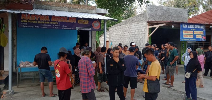 Pedagang daging ayam protes harga di Pasar Ngawu, Playen, Gunungkidul, Rabu (2/9) pagi.