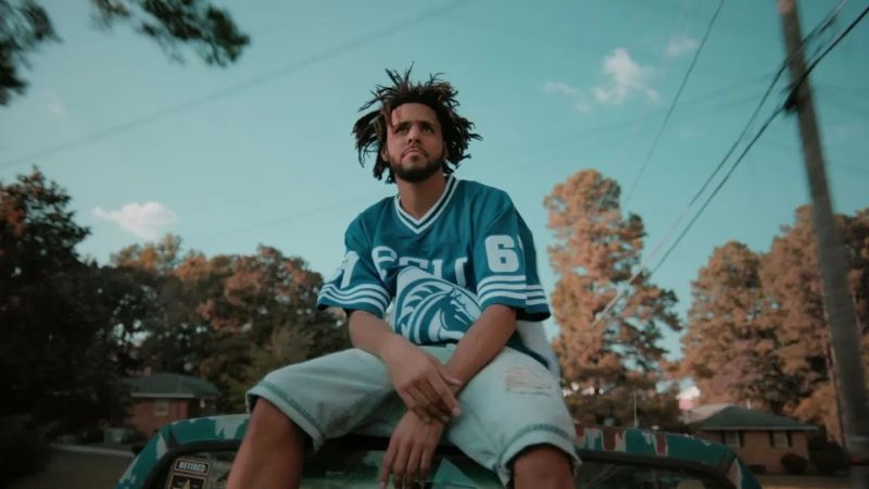 Teori tentang makna lagu She Knows oleh J. Cole.