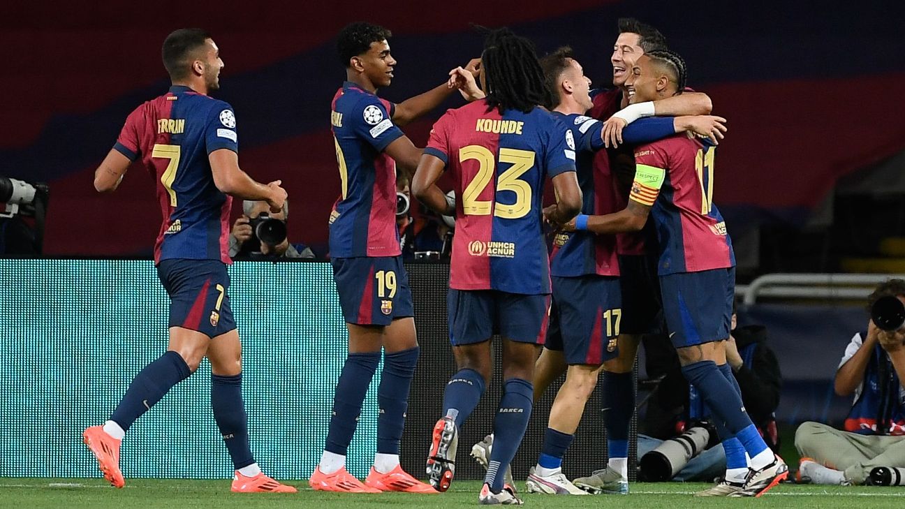 Selebrasi pemain Barcelona usai mencetak gol ke gawang Young Boys pada matchday kedua Liga Champions
