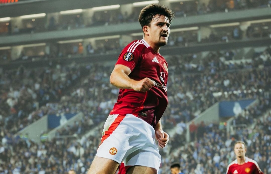 Harry Maguire akan absen perkuat Manchester United saat menantang Chelsea di Stamford Bridge
