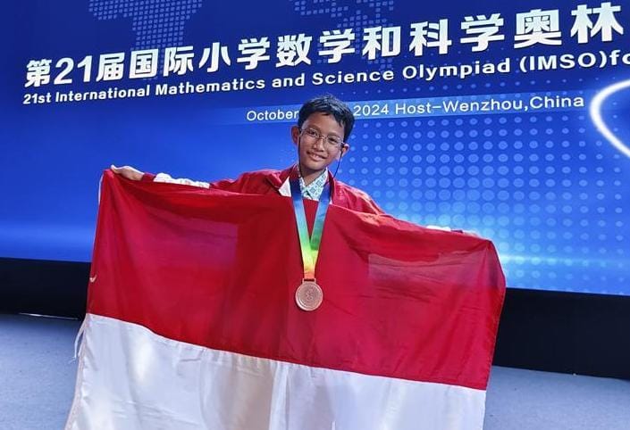 INI LHO - Siswa SD Muhammadiyah Sapen Jogja Hidetoshi Kinan Muhammad merebut medali perunggu bidang sains level dunia ajang IMSO 2014  (Doc SD Muh Sapen untuk Radar Jogja)