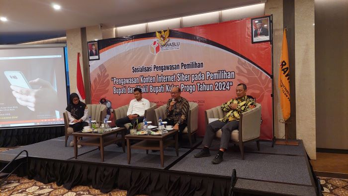 SOSIALISASI: Bawaslu Sleman, Diskominfo Kulon Progo, kepolisian, dan kejaksaan menjelaskan bahaya konten yang dapat mengganggu keamanan Pilkada Rabu (9/10/2024).