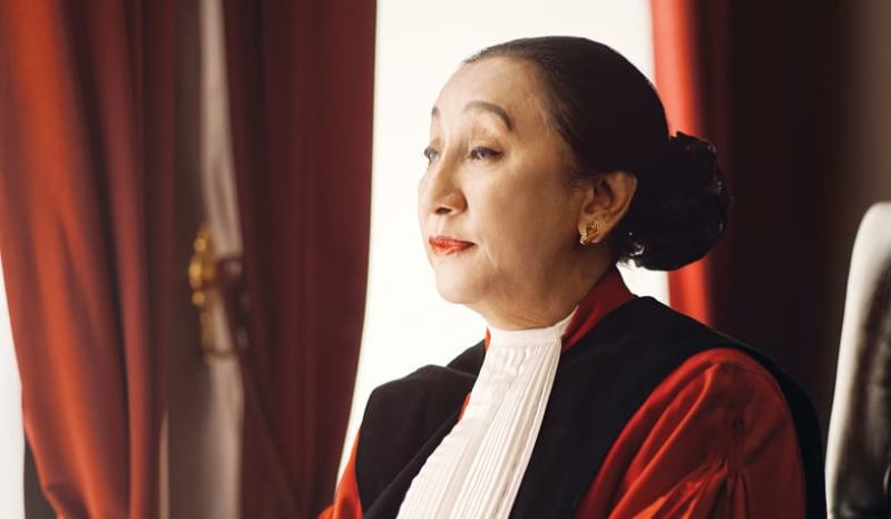 Potret Maria Farida: hakim perempuan pertama.