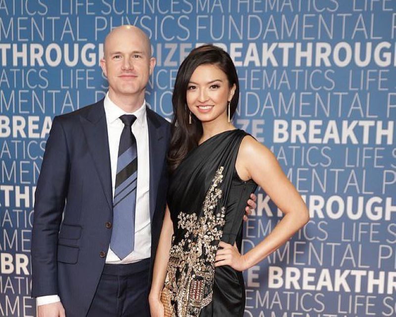MESRA: Raline ShaH dan Brian Armstrong.