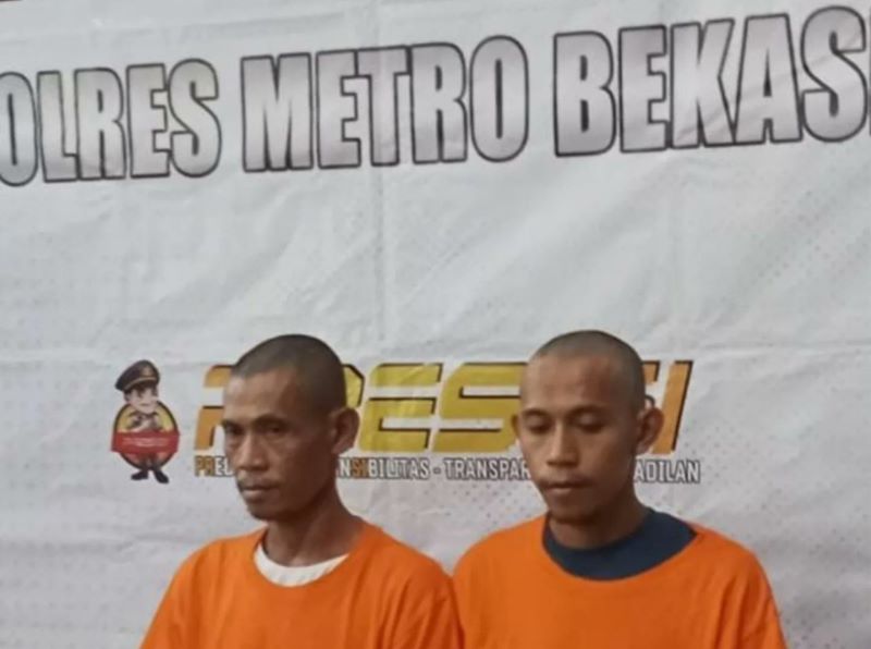 Sudin bin Muslim (kiri) dan anaknya Muhammad Hadi Sopyan pelaku pelecehan seksual lima siswi Pondok Pesantren Al Qonaah Bekasi.  Sudin meninggal di tahanan.