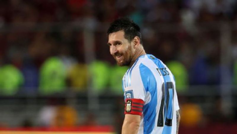 Lionel Messi anggap lapangan yang basah menghancurkan strategi Argentina (getty images)