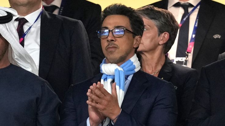 Sheikh Mansour Bin Zayed Bin Sultan Al Nahyan Pemilik Klub Manchester City.