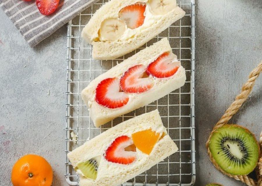 fruit sandwich