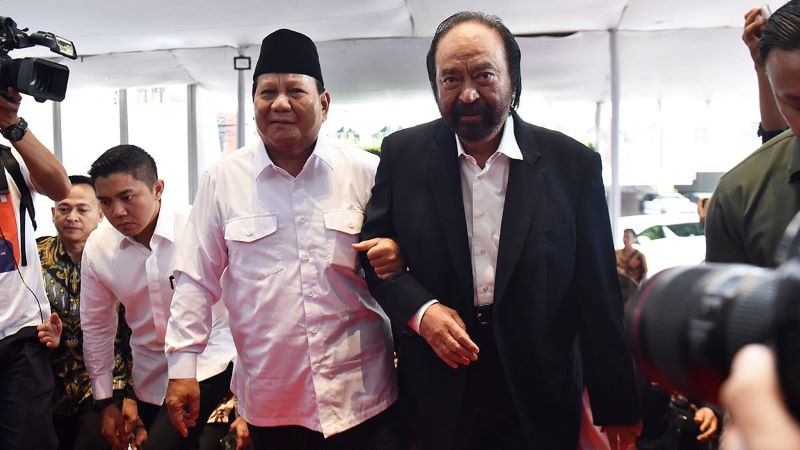 Potret Surya Paloh dengan Prabowo.