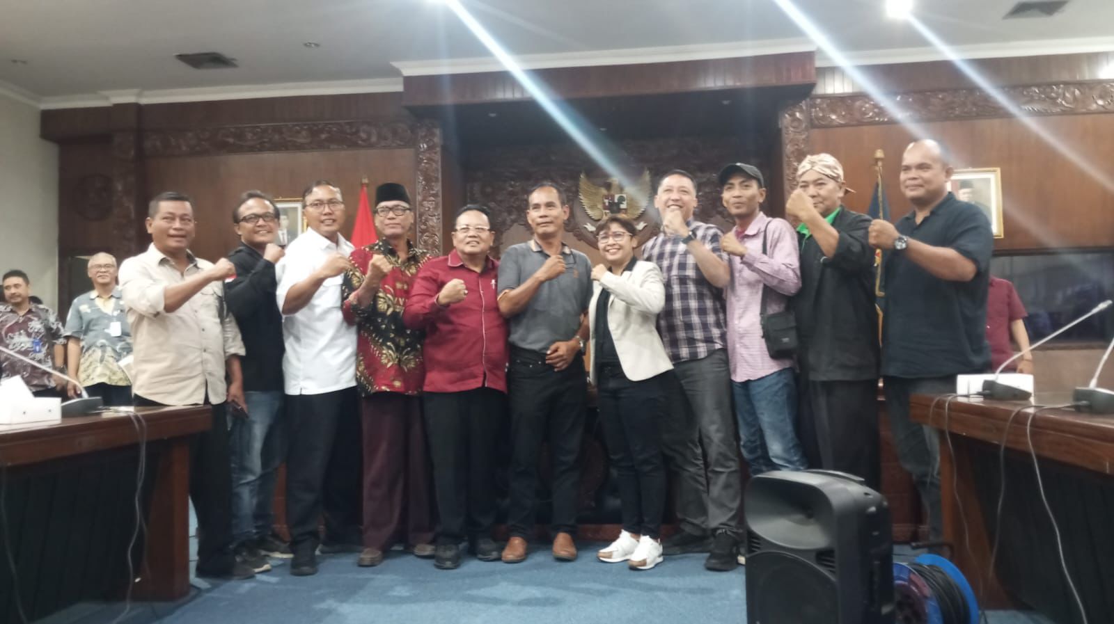 Merasa dirugikan dengan penutupan selokan Van Der Wijck, Aliansi Peduli Petani Sleman (AP2S) mendatangi kantor DPRD DIJ untuk melakukan audiensi, Senin (11/10/2024).  (foto istimewa)