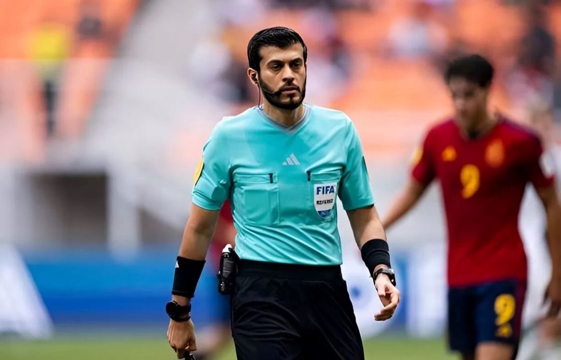 wasit Omar Al Ali yang memimpin laga China vs Indonesia