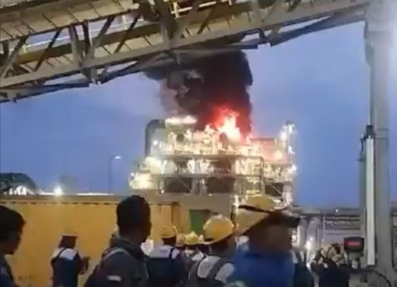 Viral kebakaran Smelter milik PT Freeport Indonesia (PTFI) di Gresik.