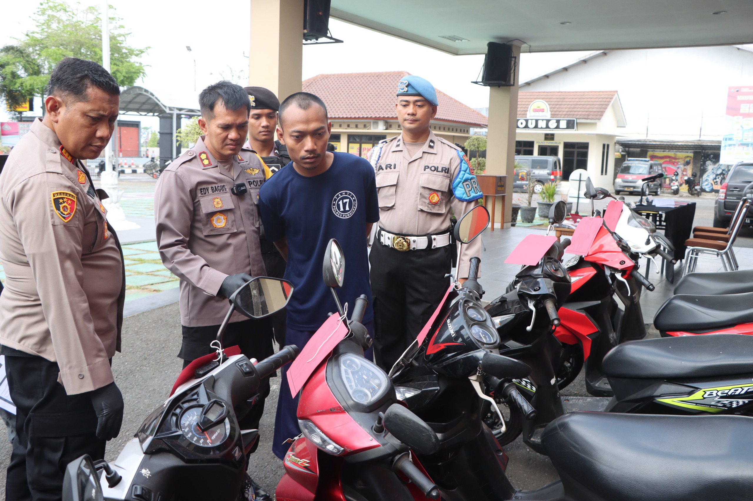Jadi spesialis pencuri sepeda motor Febriansyah (F), 31, pria asal Purworejo harus berurusan dengan polisi.&nbsp;  &nbsp;