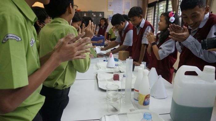 ANTUSIAS: Siswa mengikuti kegiatan di UNY SMP Labschool yang berlokasi di Kampus 2 UNY di Jalan Bantul.