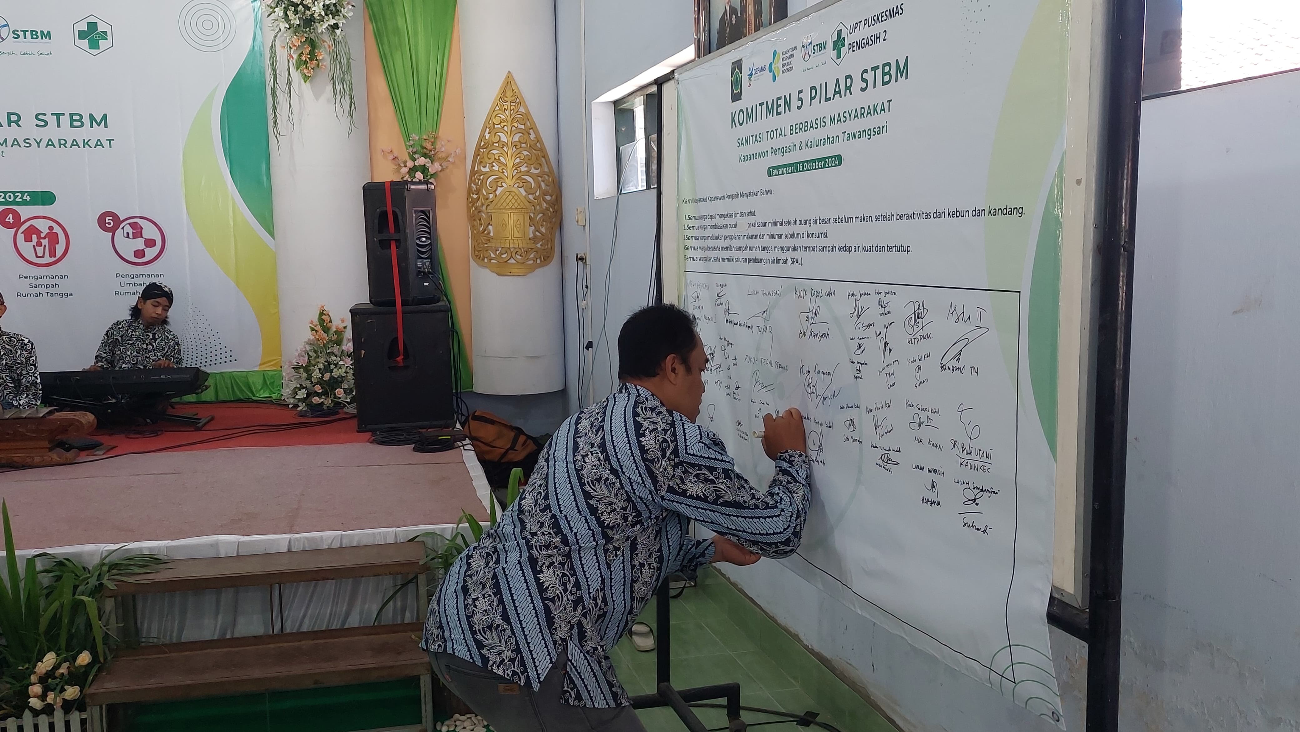 DEKLARASI: Penandatanganan deklarasi 5 pilar STBM di Kalurahan Tawangsari.
