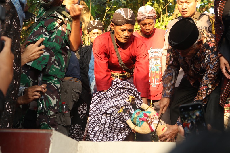 Penyembeliran Saparan Bekakak.