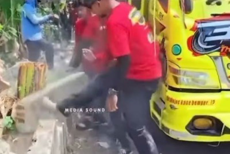 kru sound horeg bikin resah karena merusak fasilitas serta properti milik warga.