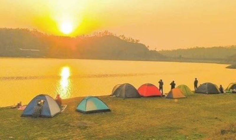 Jelajahi keindahan Waduk Sermo Kulon Progo: kombinasi sempurna antara ketenangan dan keseruan aktivitas air.