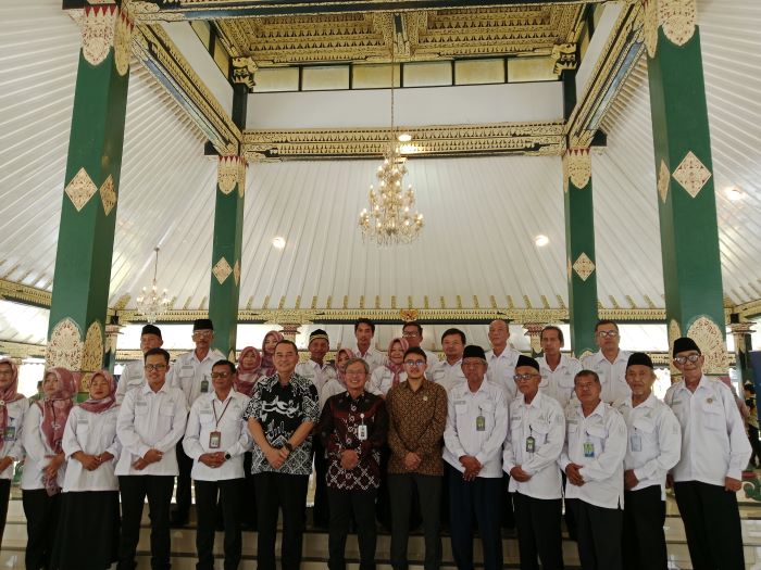 SIMBOLIS: Proses pelantikan pengurus Kelompok Informasi Masyarakat (KIM) Sleman Jumat (18/10/2024).