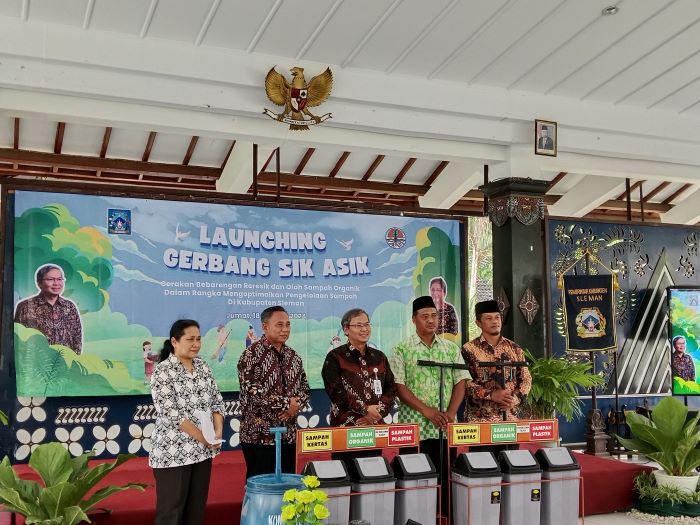 LAUNCHING: DLH Sleman saat merilis program Gerbang Sik Asik untuk pengelolaan sampah organik Jumat (18/10/2024).