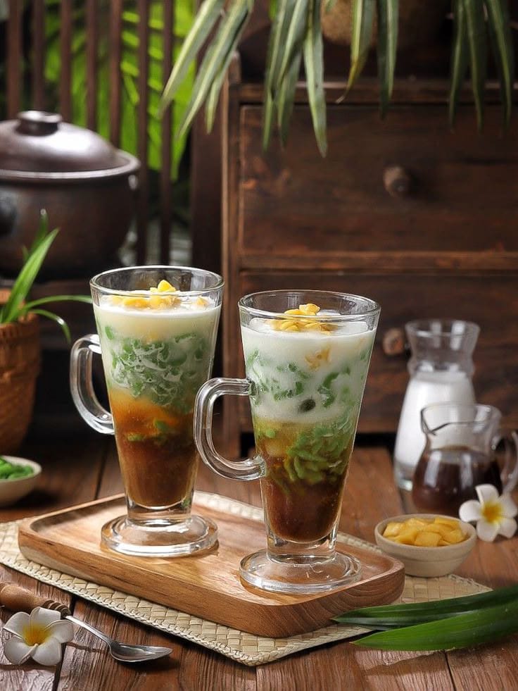 Segarnya es cendol, teman setia di hari panas! Siapa yang tidak tergoda.