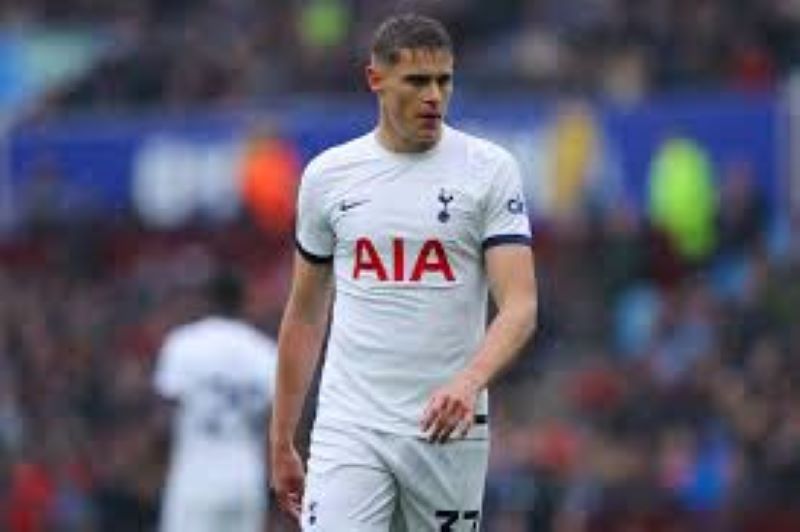 Micky van de Ven tercatat sebagai pemain tercepat di Liga Inggris ungguli Erling Haaland (The Spurs News)