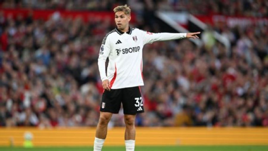 Pemain Fulham, Emile Smith Rowe akui berat saat ingin meninggalkan Arsenal musim lalu (getty)