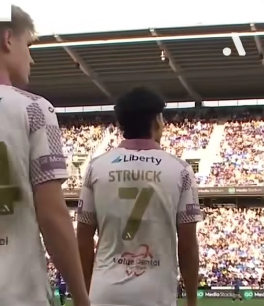 Rafael Struick jalani debut bersama Brisbane Roar di A League
