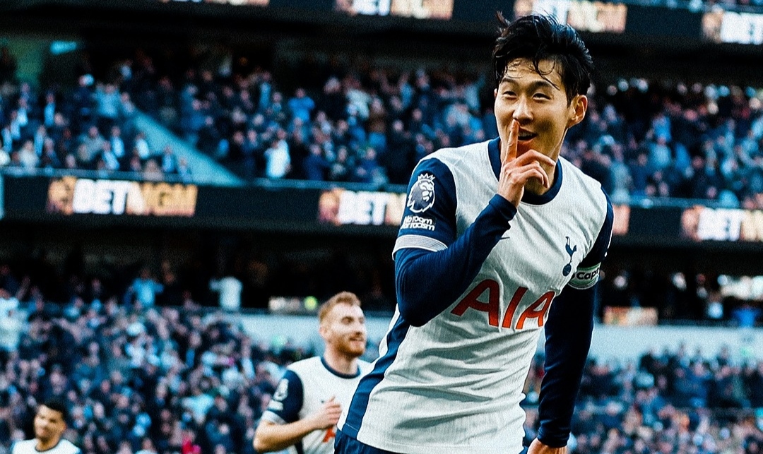 Selebrasi Son Heung Min usai mencetak gol ke empat bagi Tottenham Hotspurs ke gawang West Ham (ig spursoffficial)