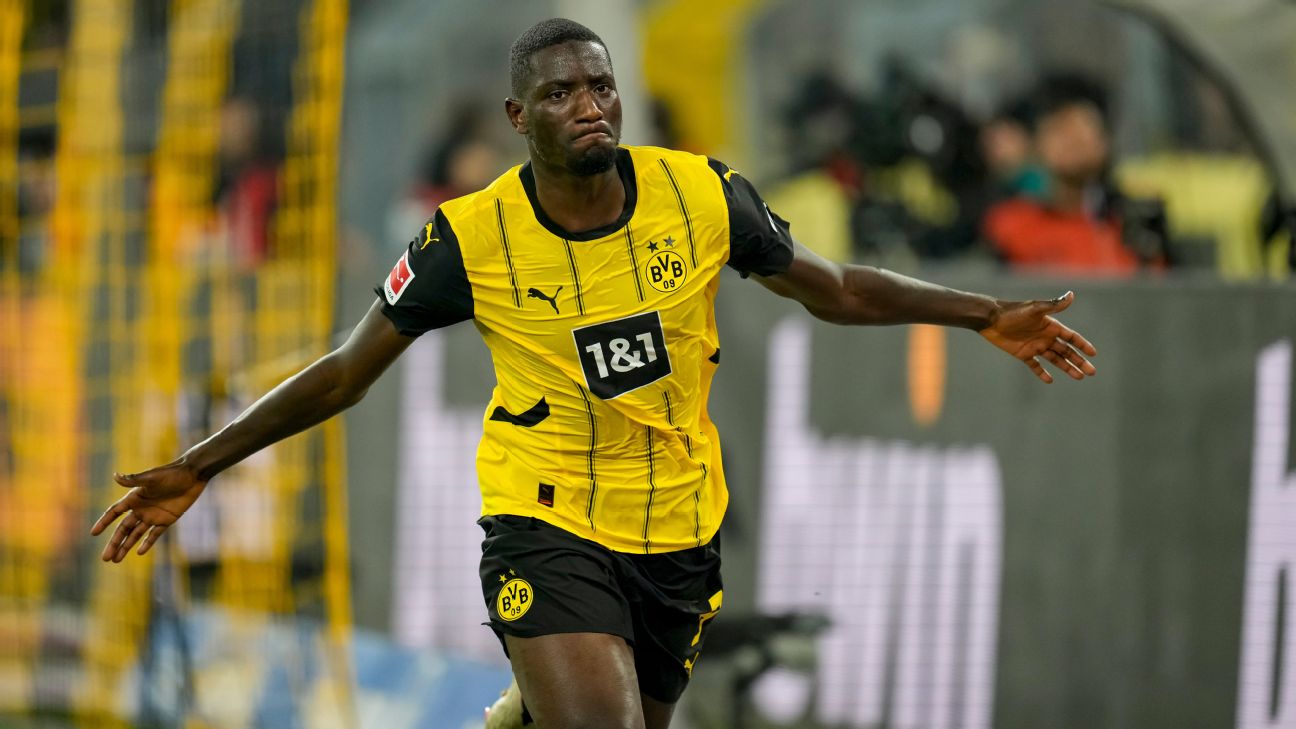 Selebrasi Serhou Guirassy usai mencetak gol kemenangan Borussia Dortmund atas St Pauli