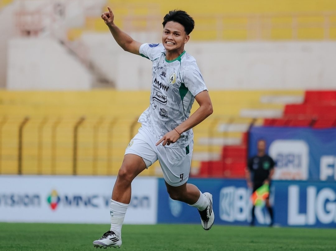 Selebrasi penggawa PSS Sleman, Hokky Caraka usai menjebol gawang PS Barito Putera (ig pssleman)