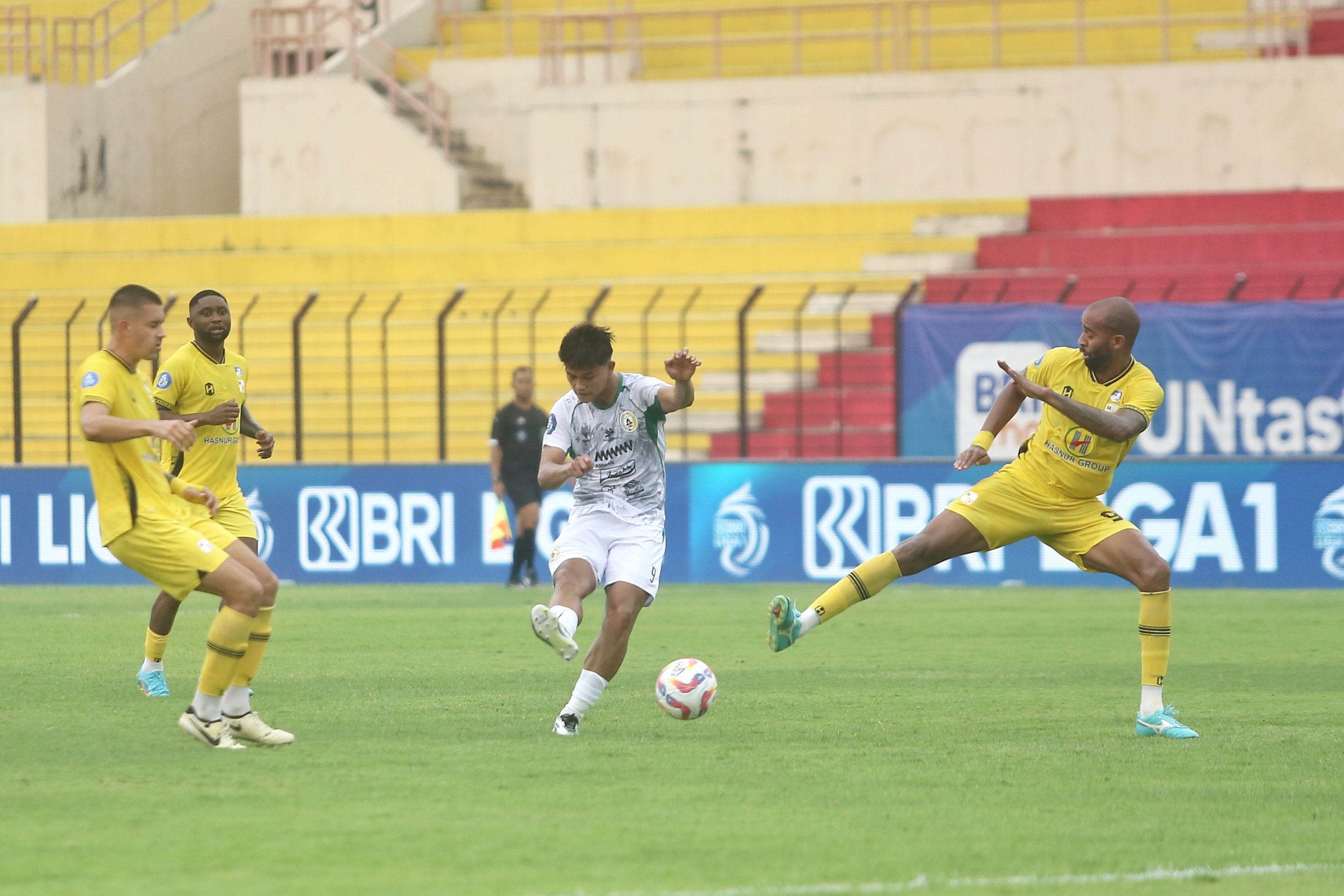 Hokky Caraka mencetak gol pertama untuk PSS Sleman