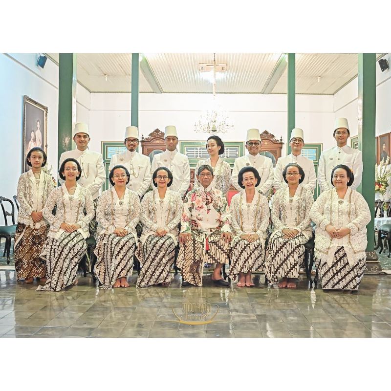 Putri-putri Kraton Yogyakarta berperan penting dalam melestarikan tradisi, sekaligus aktif di berbagai bidang sosial dan budaya.