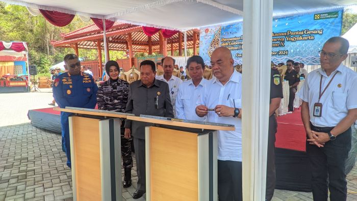 LENGANG: Pelabuhan Perikanan Pantai (PPP) Gesing yang baru diresmikan  oleh Wakil Gubernur DIY KGPAA Paku Alam.