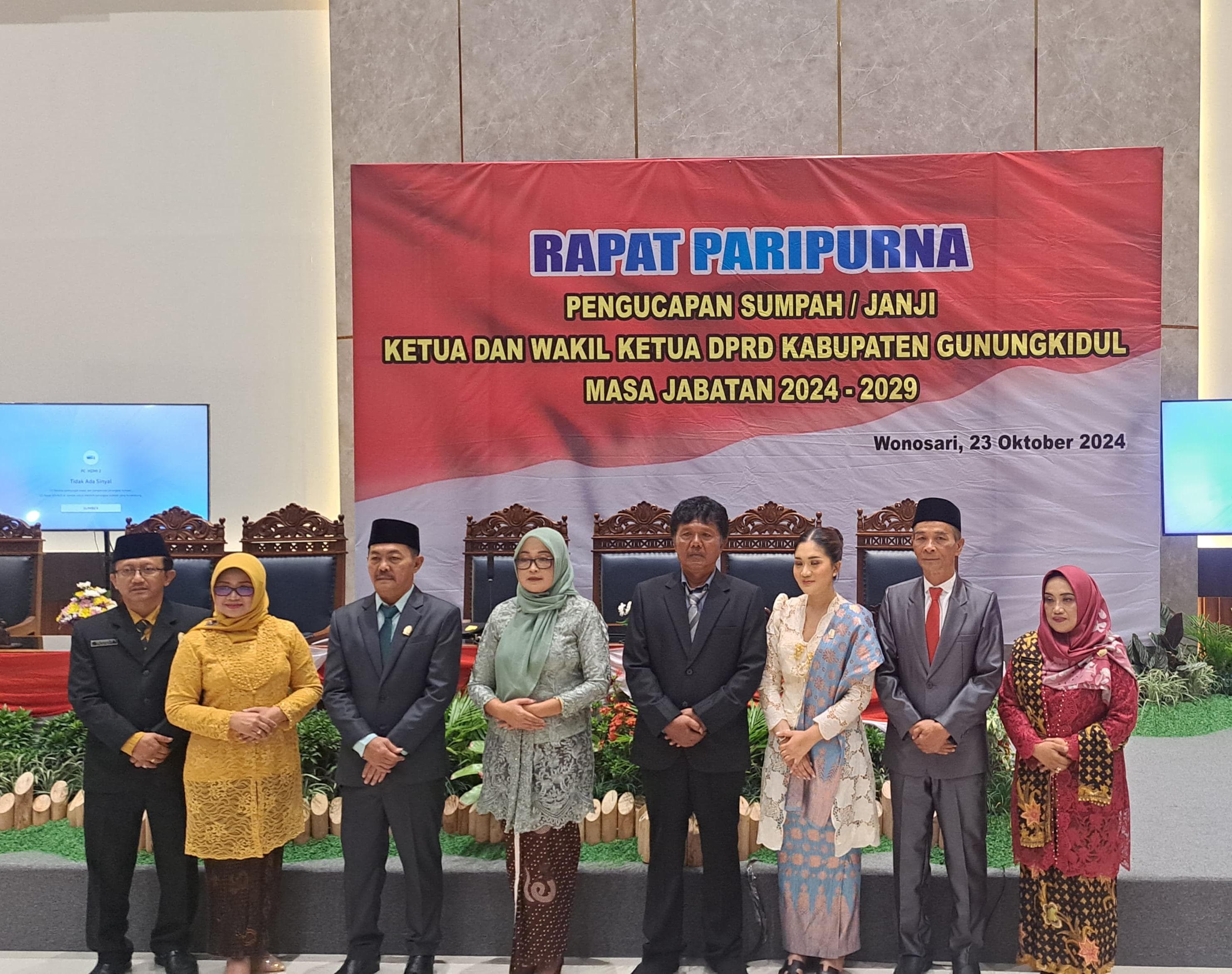 Pelantikan jajaran Pimpinan DPRD Gunungkidul di Ruang Rapat Paripurna, Rabu (23/10).&nbsp;  &nbsp;