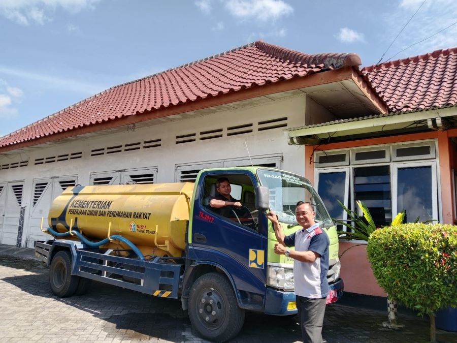 Proses pengiriman air untuk daerah kekeringan di Sleman