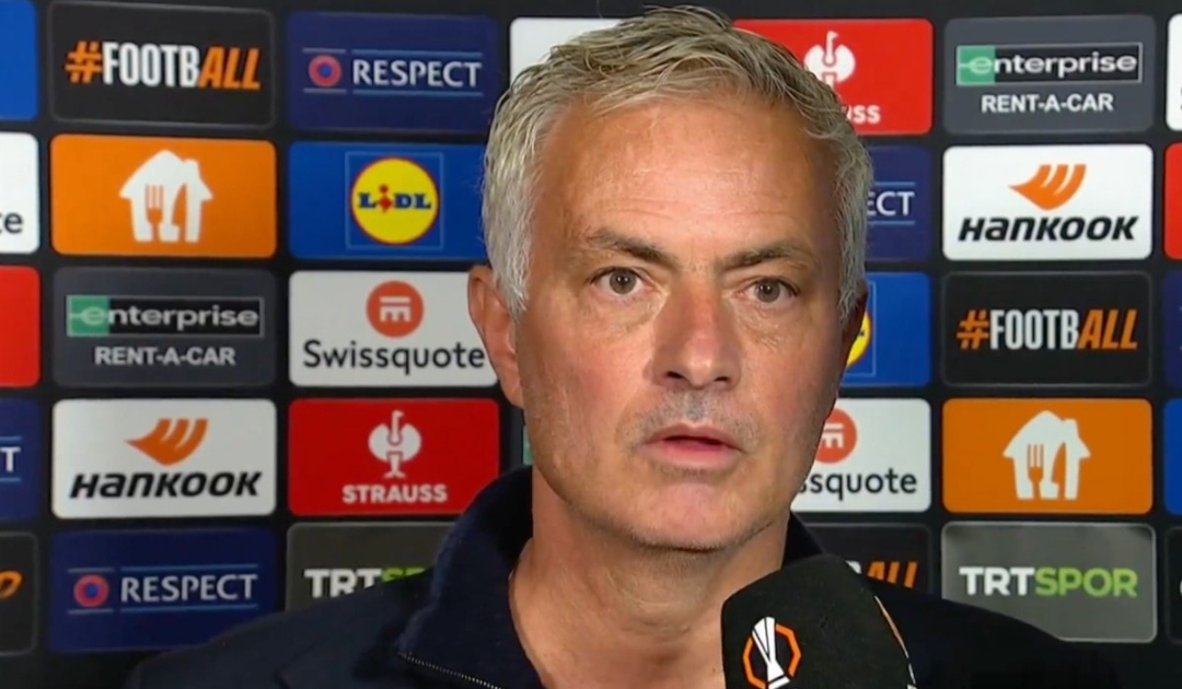 Jose Mourinho dalam sesi pers pre-match Liga Eropa setelah hasil imbang Fenerbahce kontra Manchester United