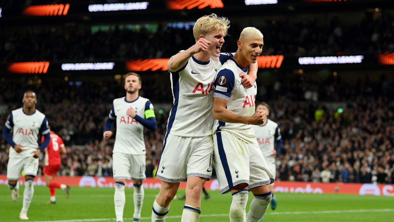 Selebrasi penggawa Tottenham Hotspur rayakan gol dari Richarlison