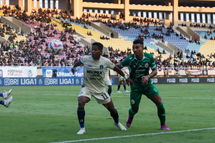 PSS Sleman saat melawan Persita Tangerang di Stadion Manahan, Solo, Minggu (27/10/2024). PSS Sleman kalah dengan skor 1-2