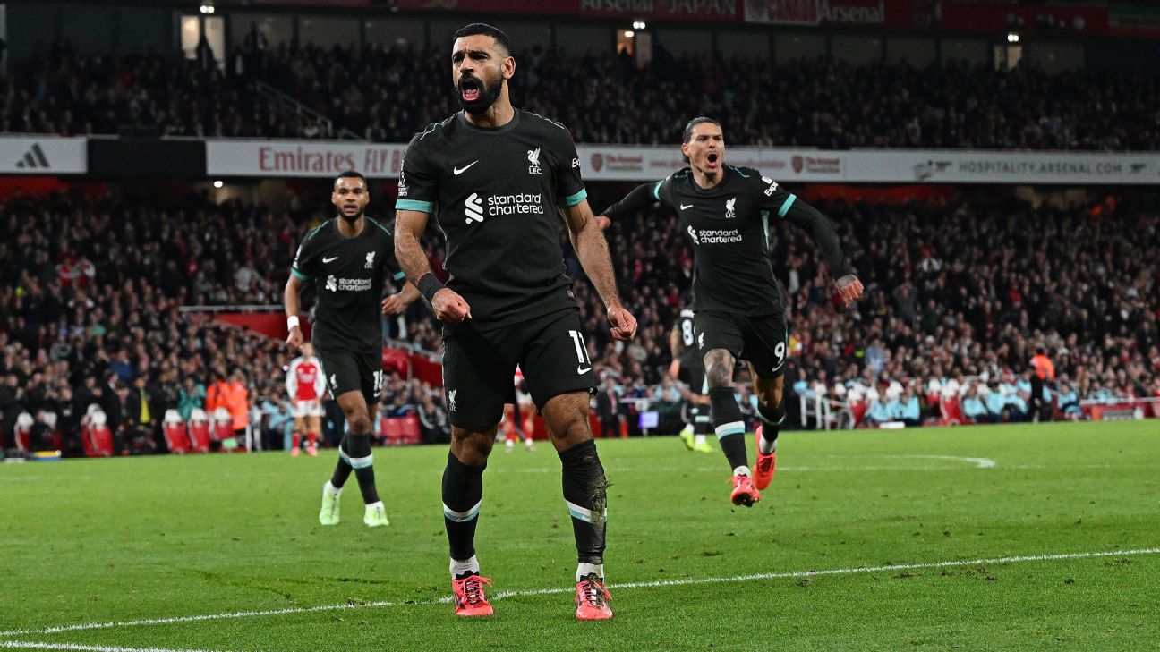 Selebrasi Mohamed Salah usai mencetak gol penyeimbang ke gawang Arsenal bagi Liverpool saat hasil imbang 2-2 kontra Arsenal