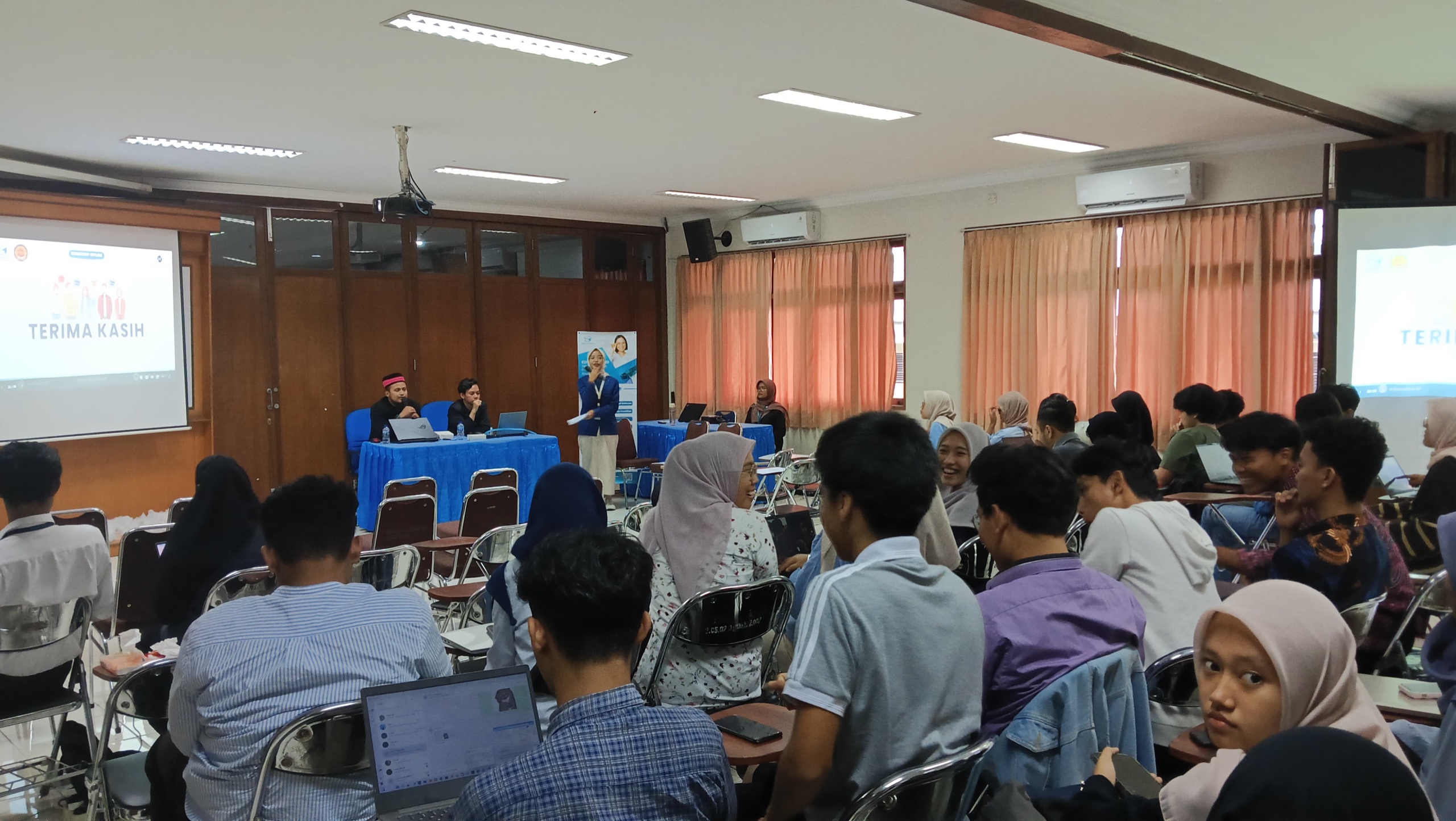 Workshop analisis data Creating Future Technology (CRAFT) yang sukses diselenggarakan melalui kolaborasi PT Educativa Cipta Nawasena X HIMATIKA UNY pada Minggu (20/10/2024).