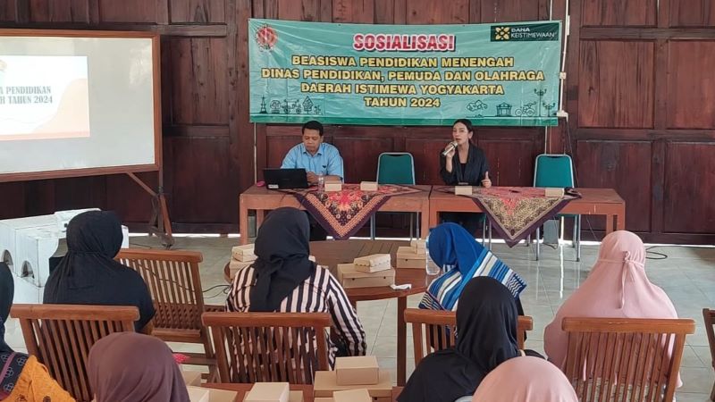 Sosialisasi Beasiswa Pendidikan Menengah Dinas Pendidikan Pemuda dan Olahraga DIY Tahun 2024 di Kulon Progo.